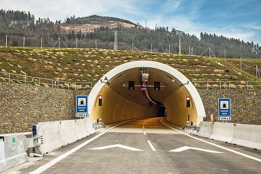Traffic counter with high-speed weighing in motion
