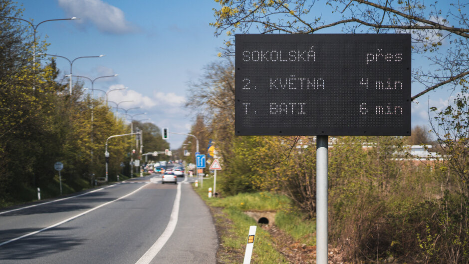 Monitoring traffic to gauge travel times