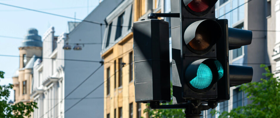 Signal heads and accessories